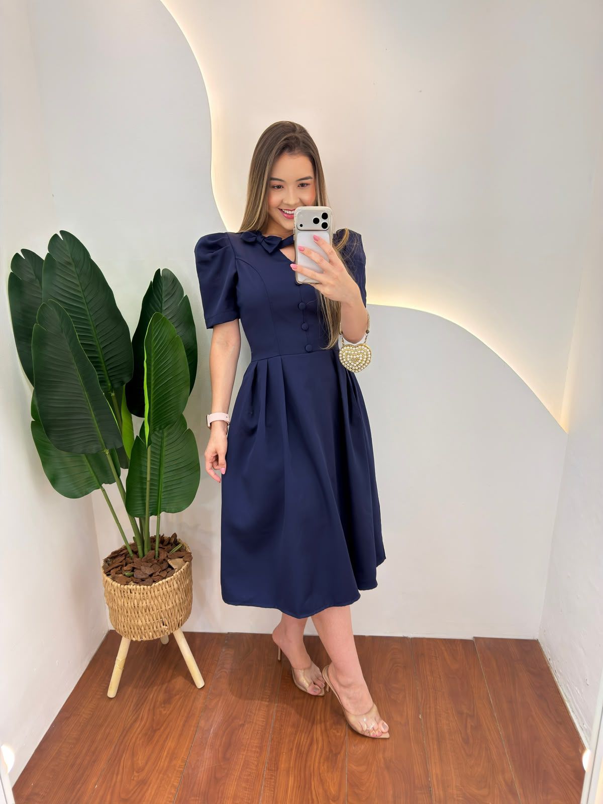 Ellen Boutique - 1 2