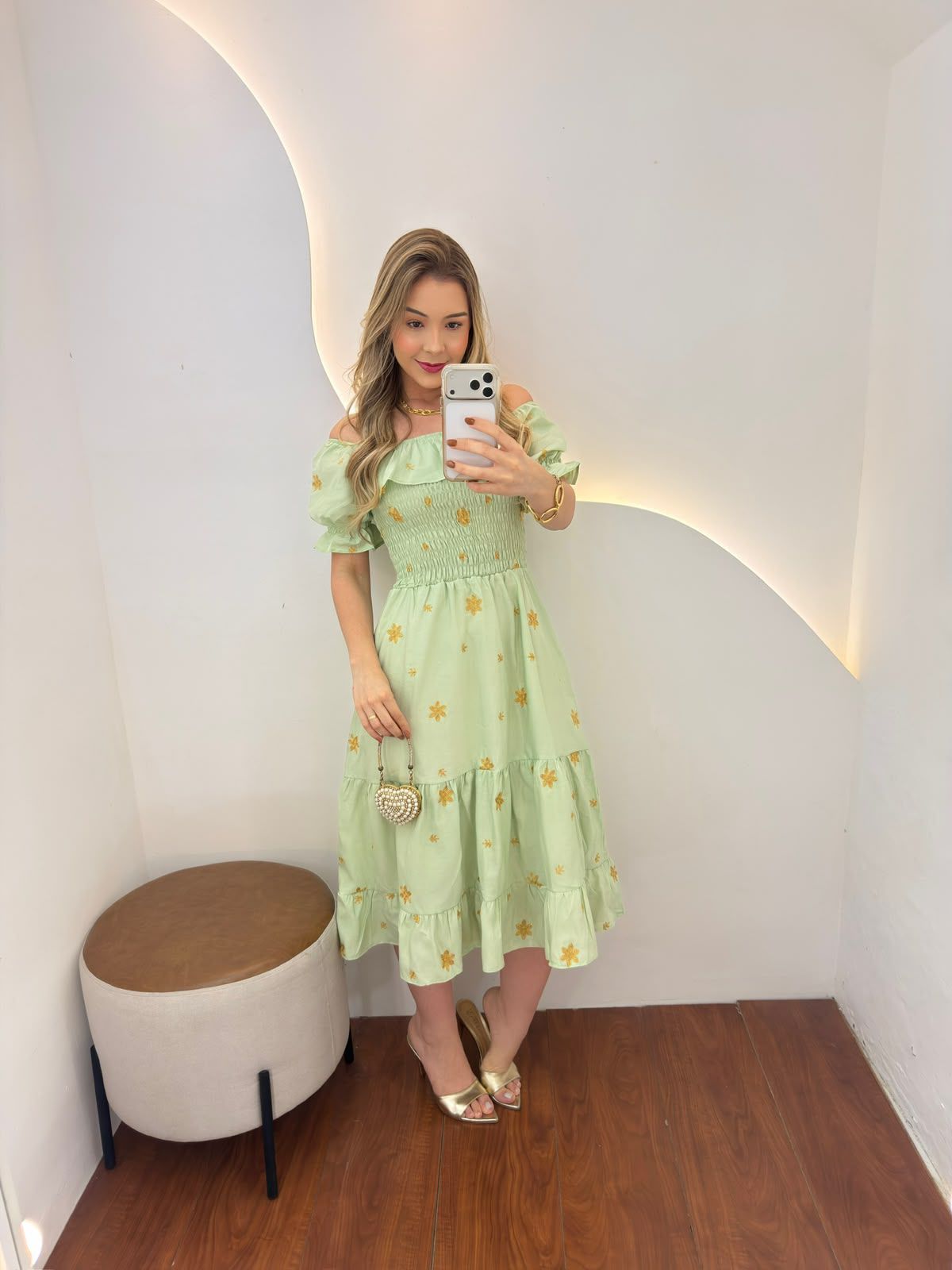Ellen Boutique - 1 3